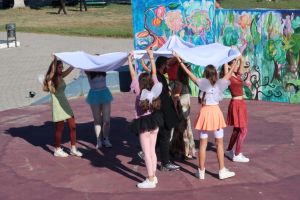 Γυμνάσιο Κορινού – Ολύμπια εν Δίω: «Όνειρο Καλοκαιρινής Νύχτας» του Σαίξπηρ