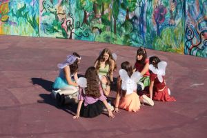 Γυμνάσιο Κορινού – Ολύμπια εν Δίω: «Όνειρο Καλοκαιρινής Νύχτας» του Σαίξπηρ