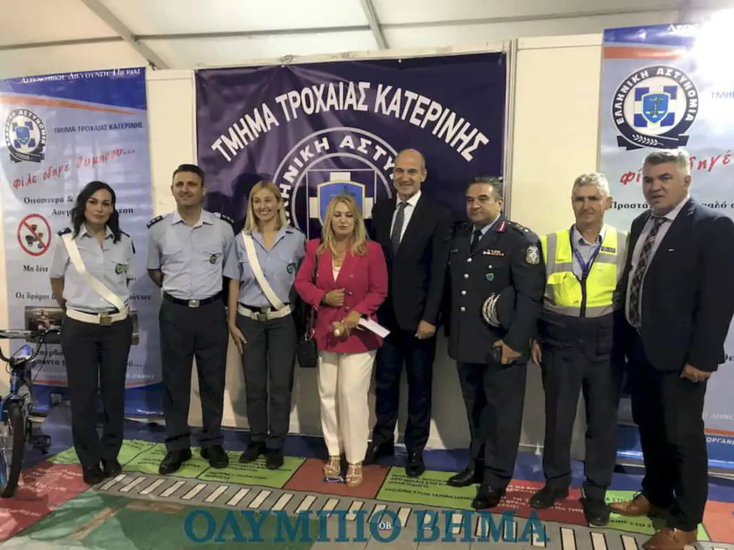 Δεν αρνήθηκε ένα γρήγορο «ματσάκι» ποδοσφαιράκι Δεν αρνήθηκε ένα γρήγορο «ματσάκι» ποδοσφαιράκι