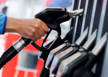 Καύσιμα: Χαραμάδα ελπίδας από τη μεγάλη «βουτιά» των τιμών σε αέριο και πετρέλαιο Καύσιμα: Χαραμάδα ελπίδας από τη μεγάλη «βουτιά» των τιμών σε αέριο και πετρέλαιο