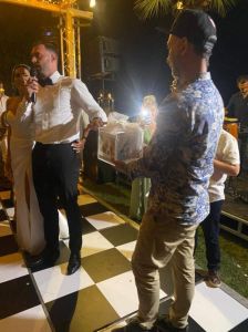 Λιτόχωρο: Παντρεύτηκαν και έβαλαν στο γάμο τους κουμπαρά να μαζευτούν χρήματα για τα αδέσποτα της περιοχής