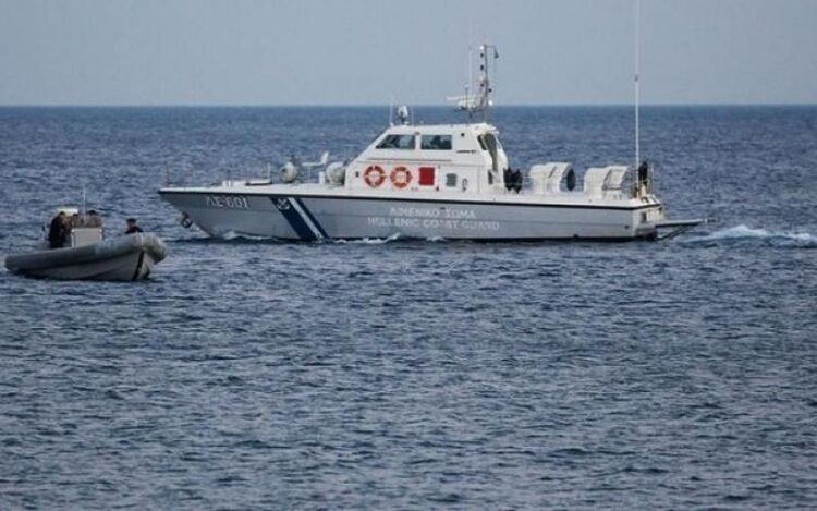 Πιερία: Περιπέτεια στη θάλασσα για 26χρονο – Βούλιαξε το σκάφος του