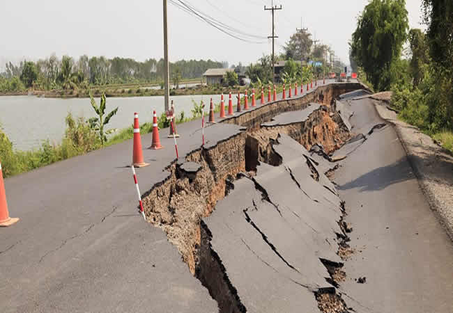Σεισμός 7,6 Ρίχτερ Στην Παπούα Νέα Γουινέα (Βίντεο)