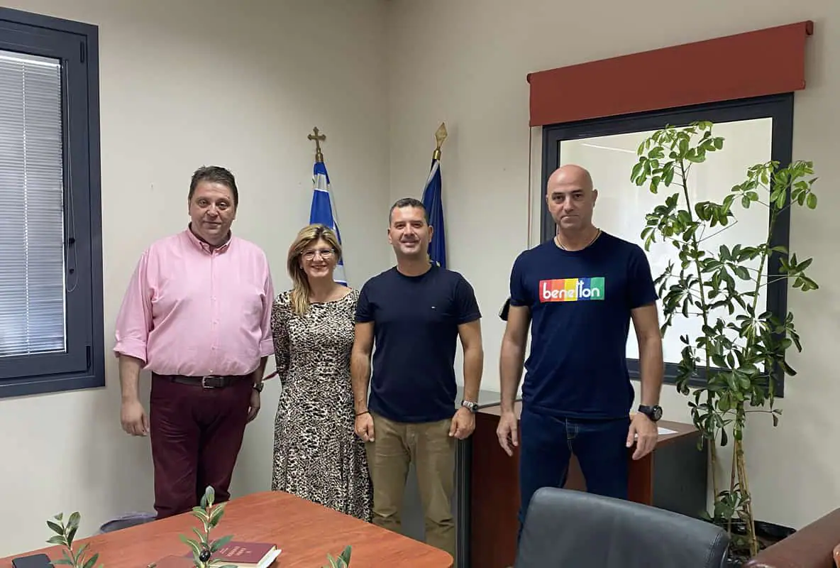 Συναντήσεις Ένωσης γονέων με νέους δ/ντες Π.Ε. και Π.Ε. εκπαίδευσης Ν. Πιερίας Συναντήσεις Ένωσης γονέων με νέους δ/ντες Π.Ε. και Π.Ε. εκπαίδευσης Ν. Πιερίας