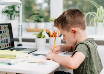 Όταν διαβάζει το παιδί