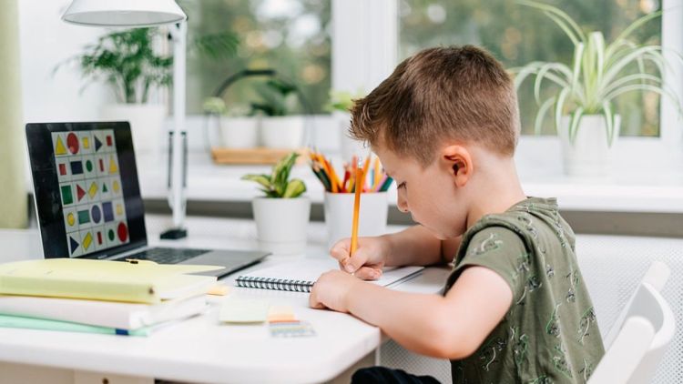 Όταν διαβάζει το παιδί