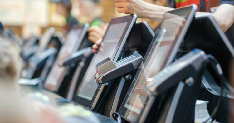 Ανατροπή για τις ταμειακές μηχανές, πάει πίσω η σύνδεση τους με τα Pos