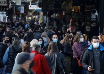 Ανησυχία για δίδυμη πανδημία γρίπης και κορονοϊού: Οι κίνδυνοι και ποιοι πρέπει να εμβολιαστούν άμεσα