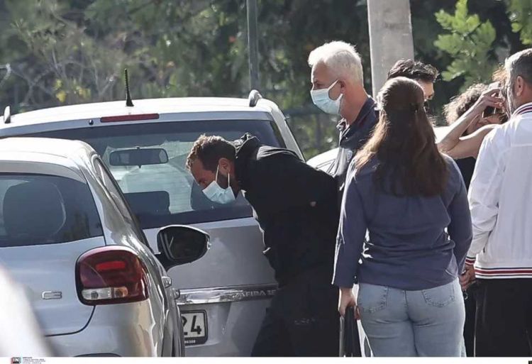 Βιασμός 12χρονης: Στον ανακριτή οι δύο συλληφθέντες - Με διορισμένο δικηγόρο ο 53χρονος Βιασμός 12χρονης: Στον ανακριτή οι δύο συλληφθέντες – Με διορισμένο δικηγόρο ο 53χρονος (video)