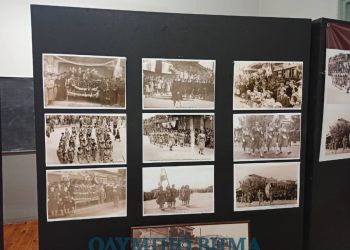 Δάφνινα στεφάνια φόρος τιμής στην Εθνική μας επέτειο 