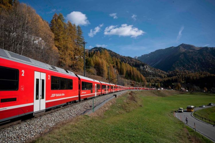 Ελβετία: Αυτό είναι το μακρύτερο επιβατικό τρένο στον κόσμο