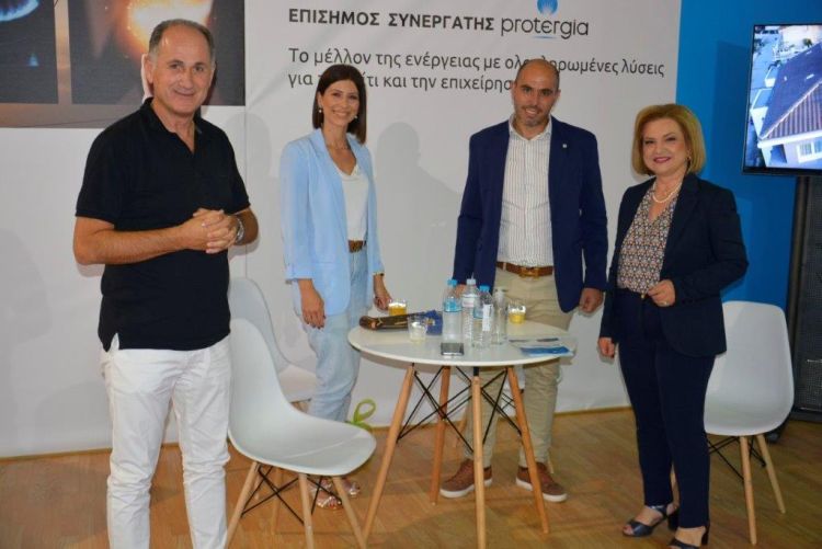 Η Επίσκεψη της Μαρίας Μίχου στην 11η Εμποροβιοτεχνική Έκθεση Η Επίσκεψη της Μαρίας Μίχου στην 11η Εμποροβιοτεχνική Έκθεση