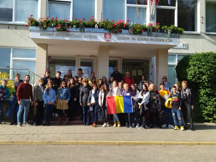 To 7o Γυμνάσιο Κατερίνης στο Βίλνιους της Λιθουανίας Η συμμετοχή του 7ου Γυμνασίου Κατερίνης στο “together , Beyong Differences – Accept Me As I Am” στο Βίλνιους