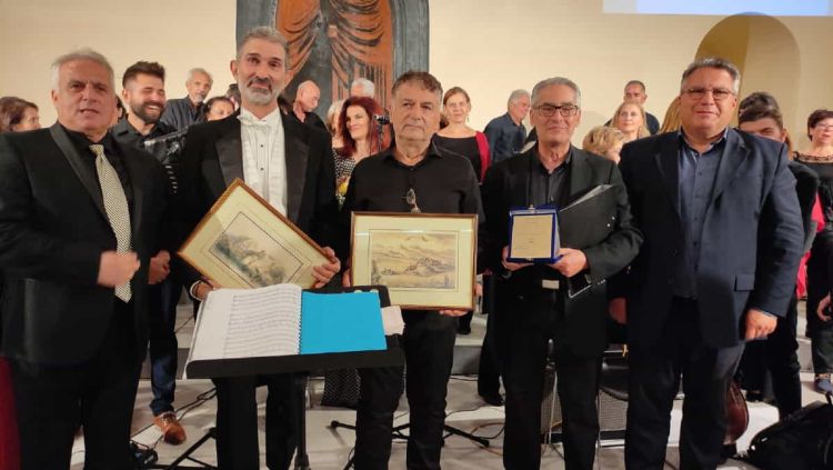 Η χορωδία της Ε.Π.Μ. Κατερίνης στο Ναύπλιο Η χορωδία της Ε.Π.Μ. Κατερίνης στο Ναύπλιο