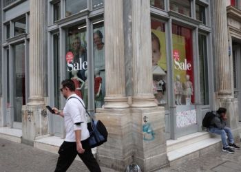 Ποιες Κυριακές θα ξαναλειτουργήσουν μαγαζιά και σούπερ μάρκετ