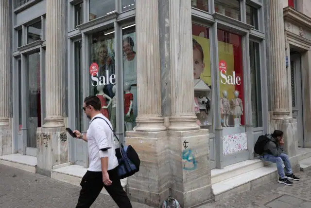 Ποιες Κυριακές θα ξαναλειτουργήσουν μαγαζιά και σούπερ μάρκετ Ποιες Κυριακές θα ξαναλειτουργήσουν μαγαζιά και σούπερ μάρκετ