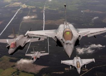 Σε «συμπληγάδες» ο Ερντογάν: Τον «τελειώνουν» οι ΗΠΑ, τον περιμένει για «χαριστική βολή» η Ελλάδα