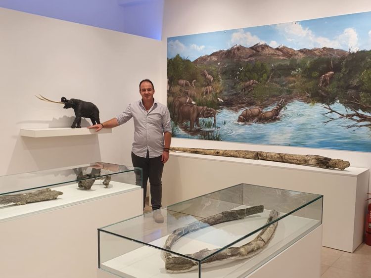 Συγχαρητήρια Χρήστου Τζιουβάρα στον όμιλο “Μαστόδοντα Νεοκαισάρειας”