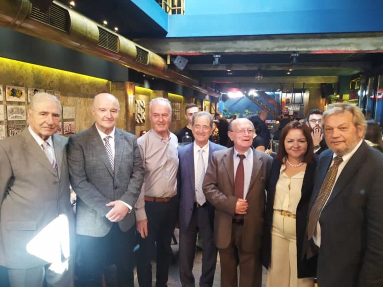 Τον προστάτη του Άγιο Διονύσιο τον Αρεοπαγίτη