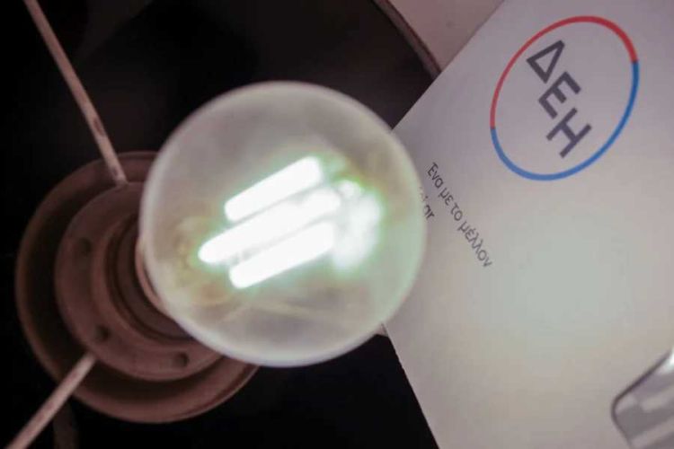 Το όφελος για νοικοκυριά και επιχειρήσεις από τη μείωση κατά 5% της κατανάλωσης ρεύματος