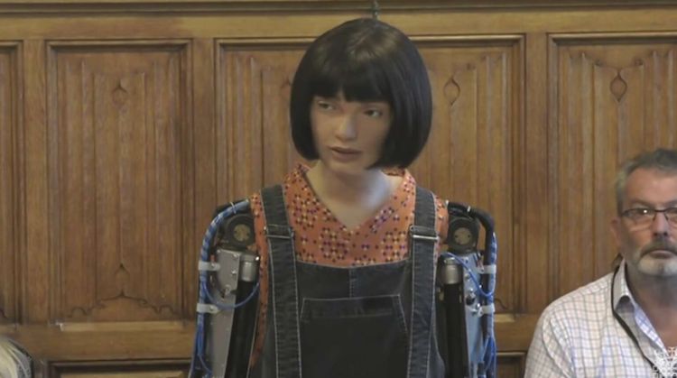 Ανθρωπόμορφο ρομπότ μίλησε για πρώτη φορά στο βρετανικό κοινοβούλιο για τέχνη & τεχνητή νοημοσύνη