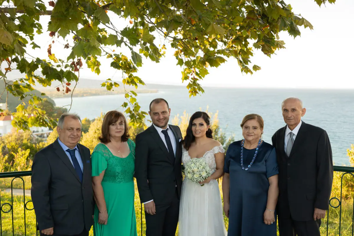 Η Αθηνά και ο Γιώργος στα δεσμά του γάμου Η Αθηνά και ο Γιώργος στα δεσμά του γάμου