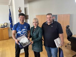 Η Ελληνική Ομοσπονδία Πάλης και οι «Ολύμπιοι Κατερίνης» τίμησαν την Αντιπεριφερειάρχη Πιερίας