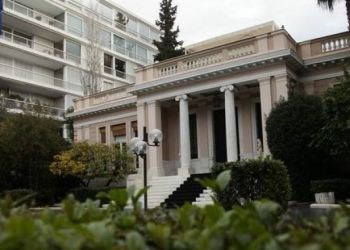 Η ακροδεξιά «σφήνα» προβληματίζει το Μαξίμου – «Ελληνική λύση» και «Έλληνες» προμηνύουν επτακομματική βουλή