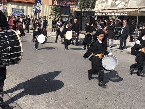 Η μαθητική παρέλαση της Κατερίνης για την 28η Οκτωβρίου σε εικόνες και βίντεο
