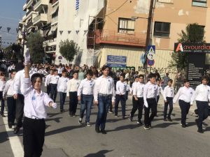 Η μαθητική παρέλαση της Κατερίνης για την 28η Οκτωβρίου σε εικόνες και βίντεο