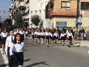 Η μαθητική παρέλαση της Κατερίνης για την 28η Οκτωβρίου σε εικόνες και βίντεο