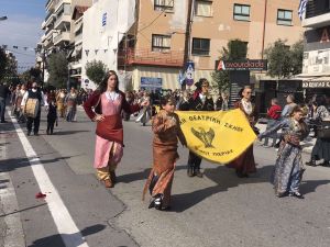 Η μαθητική παρέλαση της Κατερίνης για την 28η Οκτωβρίου σε εικόνες και βίντεο