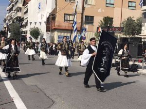 Η μαθητική παρέλαση της Κατερίνης για την 28η Οκτωβρίου σε εικόνες και βίντεο