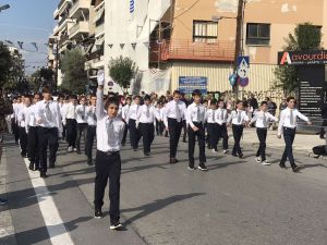 Η μαθητική παρέλαση της Κατερίνης για την 28η Οκτωβρίου σε εικόνες και βίντεο
