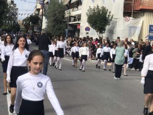Η μαθητική παρέλαση της Κατερίνης για την 28η Οκτωβρίου σε εικόνες και βίντεο