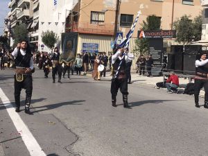 Η μαθητική παρέλαση της Κατερίνης για την 28η Οκτωβρίου σε εικόνες και βίντεο