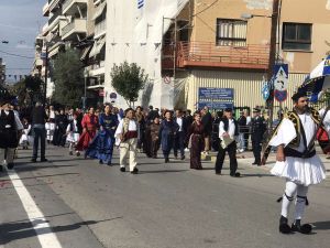 Η μαθητική παρέλαση της Κατερίνης για την 28η Οκτωβρίου σε εικόνες και βίντεο