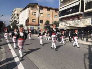 Η μαθητική παρέλαση της Κατερίνης για την 28η Οκτωβρίου σε εικόνες και βίντεο