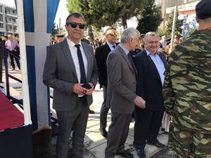 Η μαθητική παρέλαση της Κατερίνης για την 28η Οκτωβρίου σε εικόνες και βίντεο