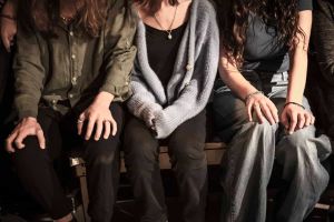 Θέατρο COMMEDIA: "Όταν πέφτουν οι μάσκες", του Θανάση Μαργαρίτη Θέατρο Commedia: “Όταν πέφτουν οι μάσκες”, του Θανάση Μαργαρίτη