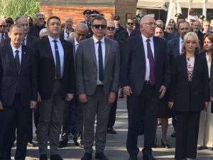 – Κατάθεση Στεφάνων