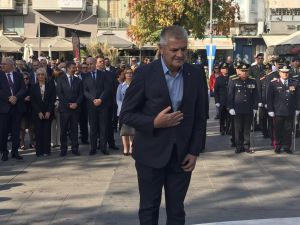 – Κατάθεση Στεφάνων