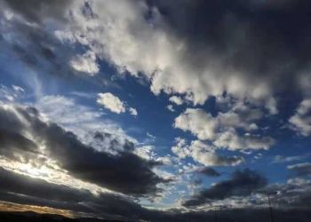 Ο Καιρός Σήμερα: Αυξημένες νεφώσεις με τοπικές βροχές, που βαθμιαία από το απόγευμα θα ενταθούν