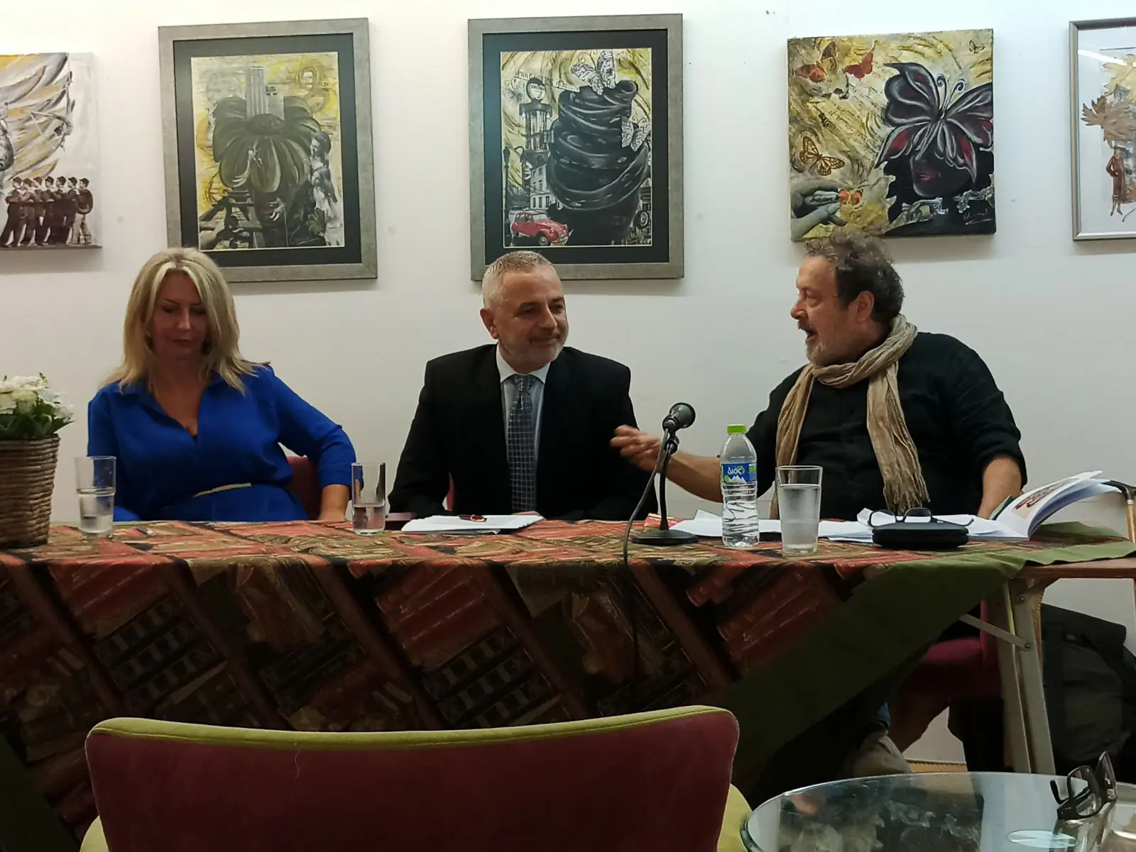 Ο Θεοχάρης Μπικηρόπουλος επανέρχεται με την έκδοση της 20ης ποιητικής του συλλογής - Παρουσιάστηκε στο βιβλιοπωλείο ΜΑΤΙ Ο Χάρης Μπικηρόπουλος επανέρχεται με την έκδοση της 20ης ποιητικής του συλλογής – Παρουσιάστηκε στο βιβλιοπωλείο ΜΑΤΙ