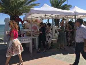 Στην Παραλία Κατερίνης η βάφτιση της μικρής Ελένης Στην Παραλία Κατερίνης η βάφτιση της μικρής Ελένης