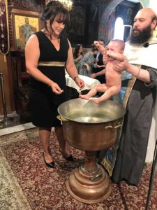 Στην Παραλία Κατερίνης η βάφτιση της μικρής Ελένης Στην Παραλία Κατερίνης η βάφτιση της μικρής Ελένης