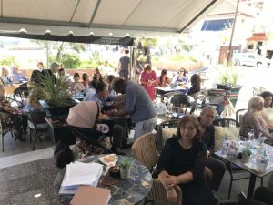 Στην Παραλία Κατερίνης η βάφτιση της μικρής Ελένης Στην Παραλία Κατερίνης η βάφτιση της μικρής Ελένης