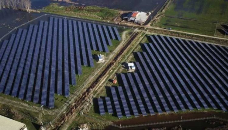 Έβαλε φωτοβολταϊκά και «σώθηκε»: Πώς μπορείτε να παράγετε το δικό σας ρεύμα και πόσο θα κοστίσει