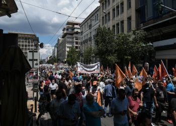 Απεργία ΓΣΕΕ – ΑΔΕΔΥ: Παραλύει η χώρα στις 9 Νοεμβρίου, τι θα γίνει με νοσοκομεία, σχολεία, μέσα μεταφοράς και ταξί