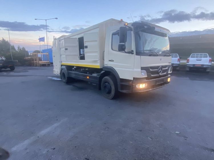 Δήμος Δίου Ολύμπου: Ενίσχυση του στόλου καθαριότητας με νέο καδοπλυντήριο όχημα